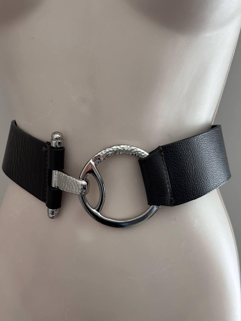 Chico’s Dark Brown Waist Belt Silver Circle Buckle Adjustable Size M/L